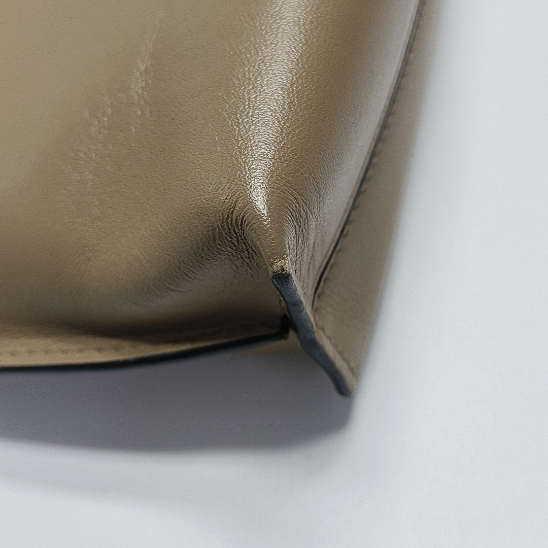 T Pouch Calfskin Beige