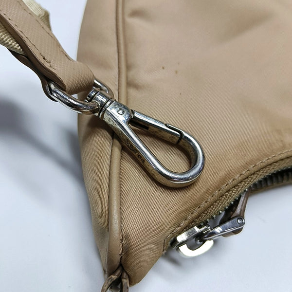 Authenticated pre-owned  Re-Edition2005 Nylon Beige - Shoulder Bag at Looply