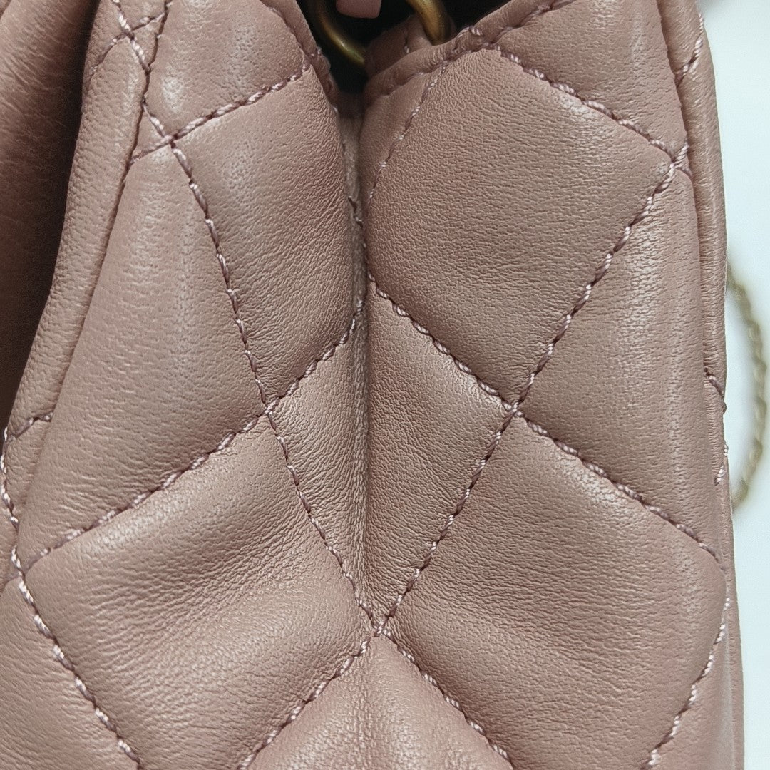 CLASSIC FLAP Mini Quilted Lambskin Pink