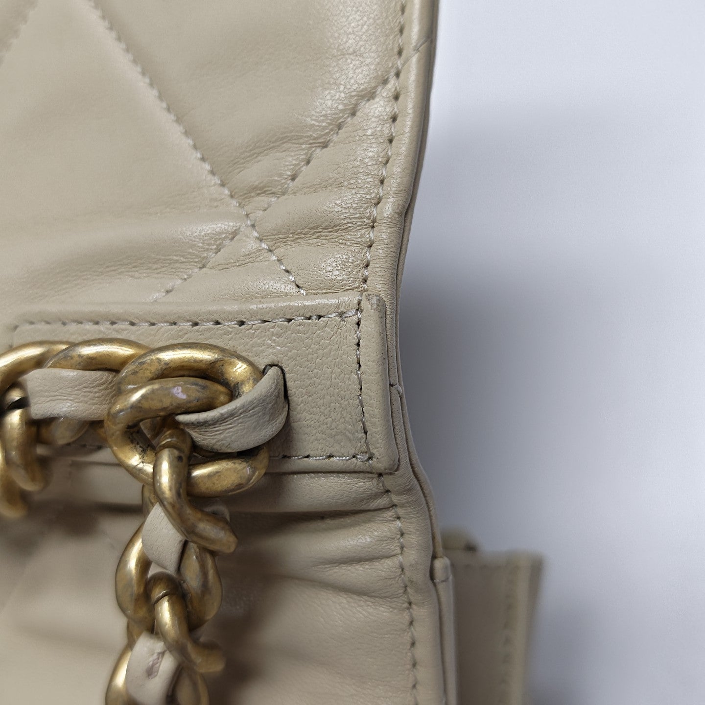 CHANEL 19 WOC Quilted Lambskin Beige