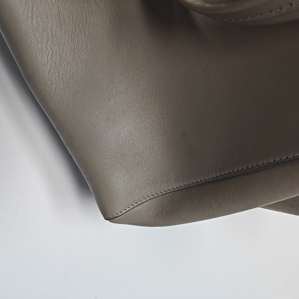 CABAS PHANTOM Small Calfskin Gray