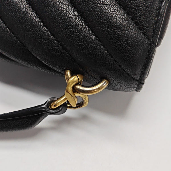 COLLEGE Medium Chevron Lambskin Black