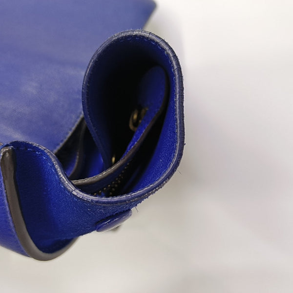 TRAPEZE Medium Calfskin Blue