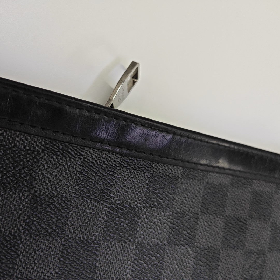 Pochette Voyag MM Damier Graphite Coated Canvas Gray