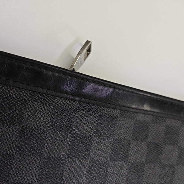 Pochette Voyag MM Damier Graphite Coated Canvas Gray