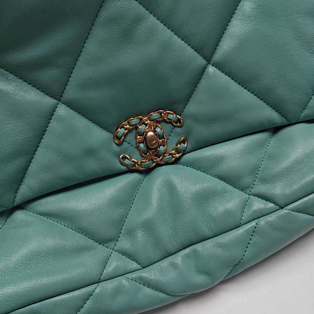 CHANEL 19 Large Quilted Lambskin Green