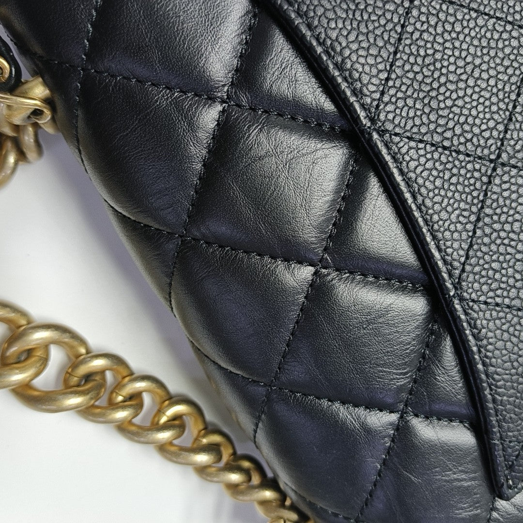 Quilted Calfskin Shoulder Bag Black
