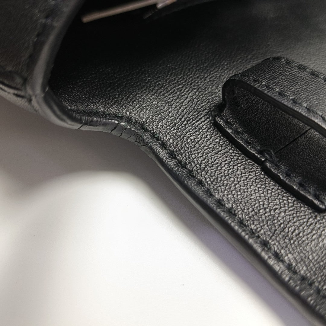 Downtown Medium Calfskin Black