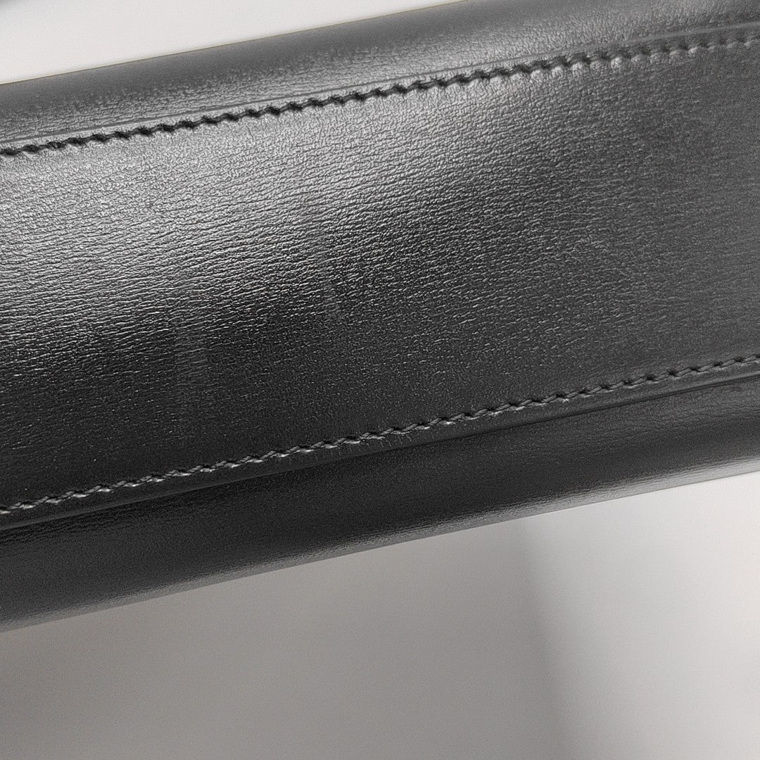 MANHATTAN Medium Calfskin Black