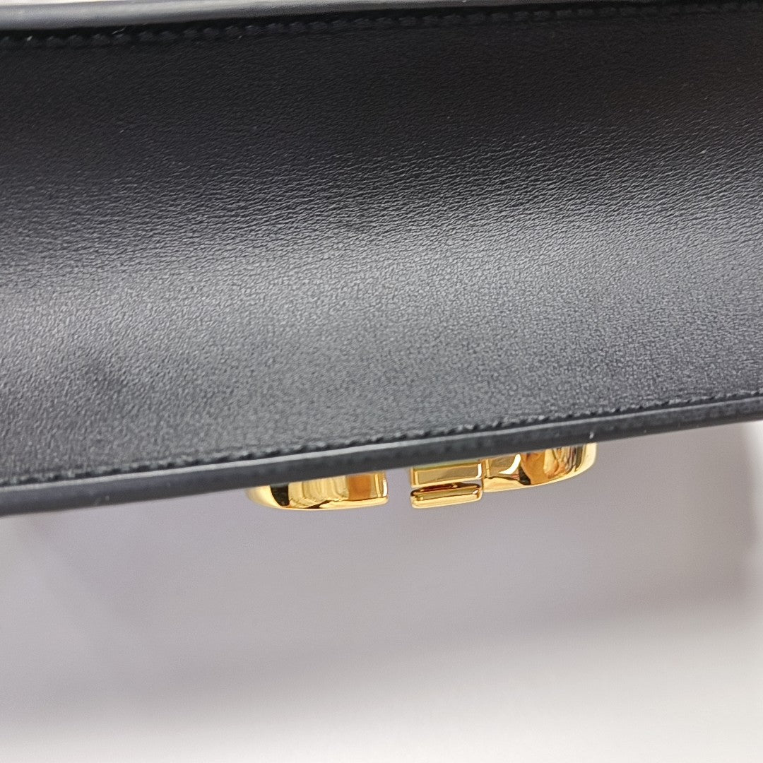 30 Montaigne East-West Small Calfskin Black