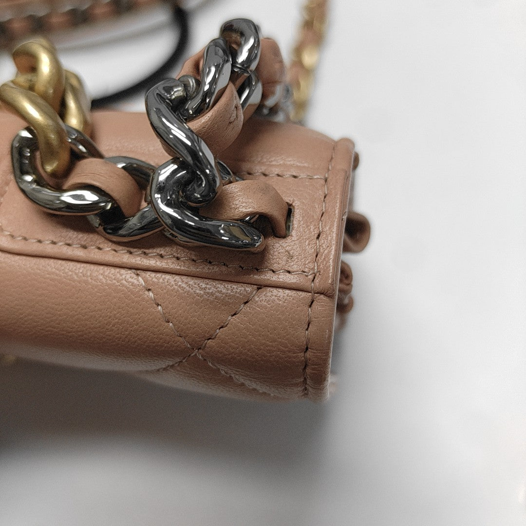 CHANEL 19 WOC Quilted Lambskin Pink