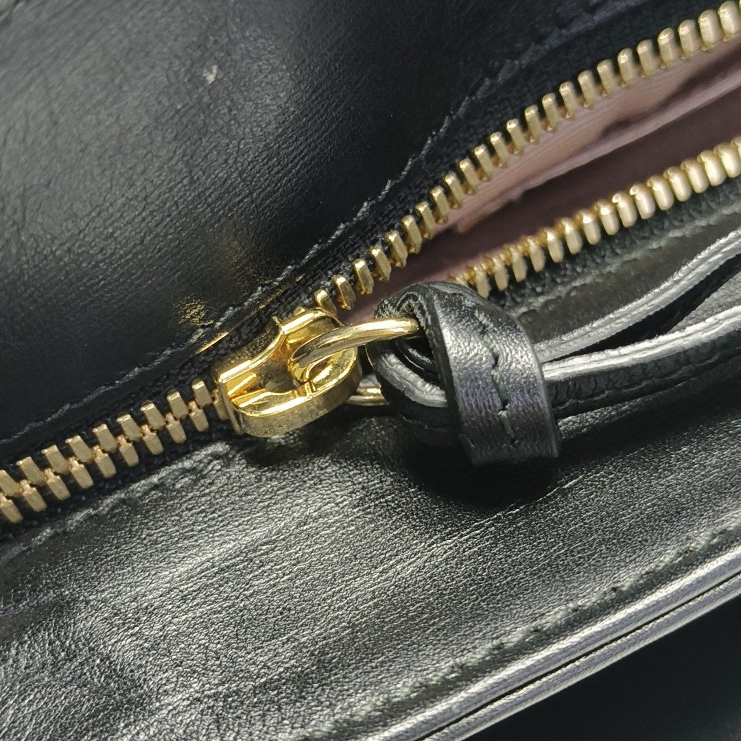 Arli Large Calfskin Black