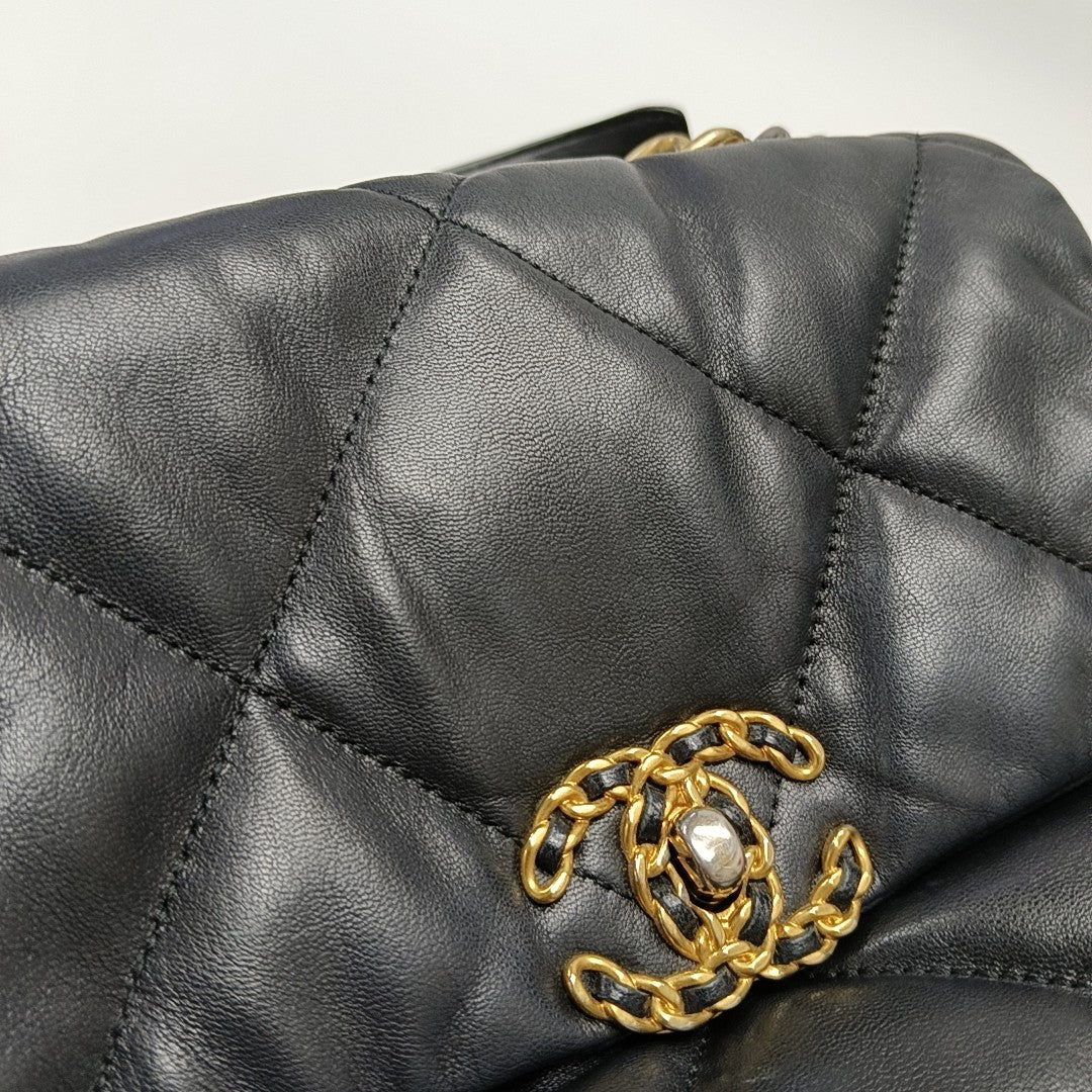 CHANEL 19 Quilted Lambskin Black