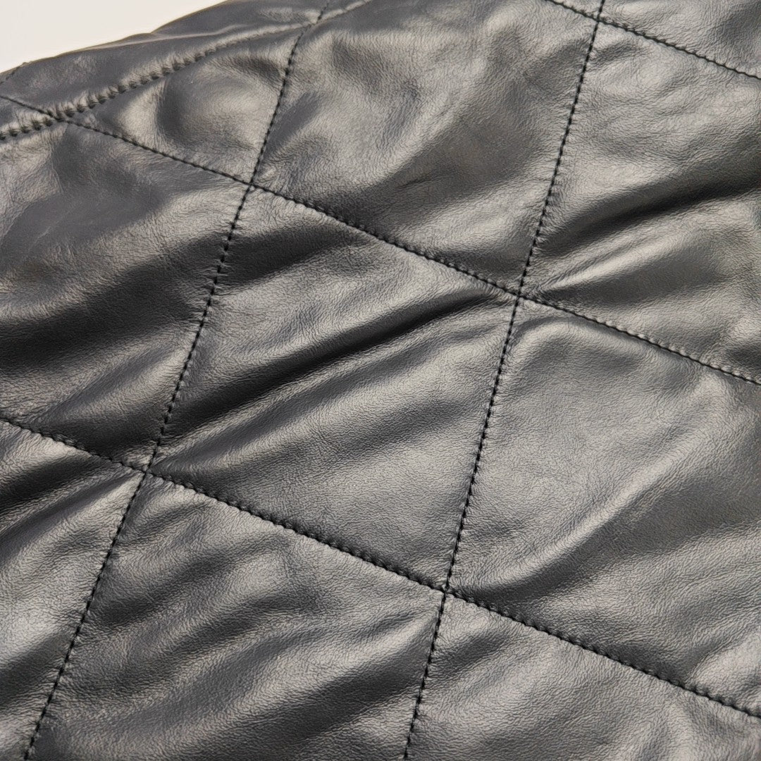 CHANEL 22 Small Quilted Calfskin Black
