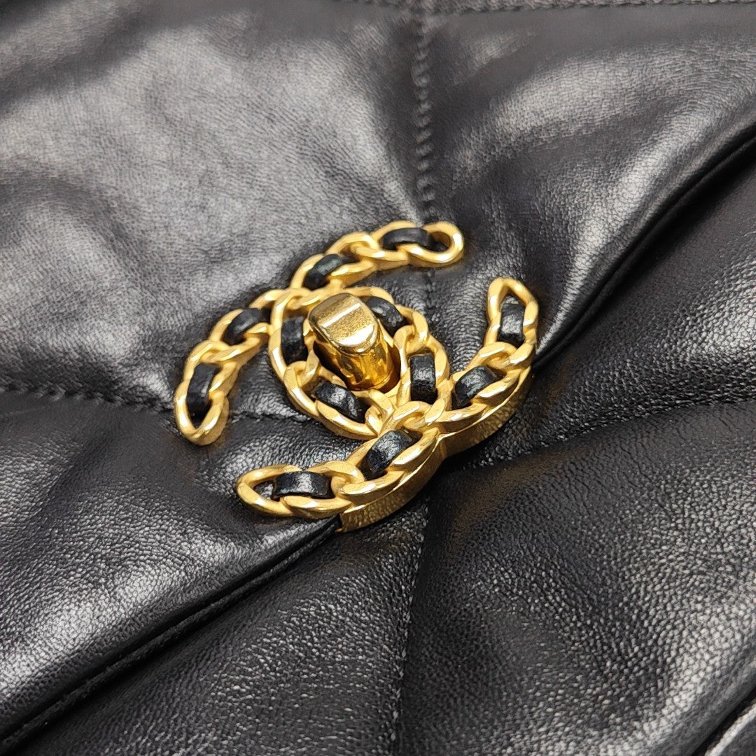 CHANEL 19 Small Quilted Lambskin Black
