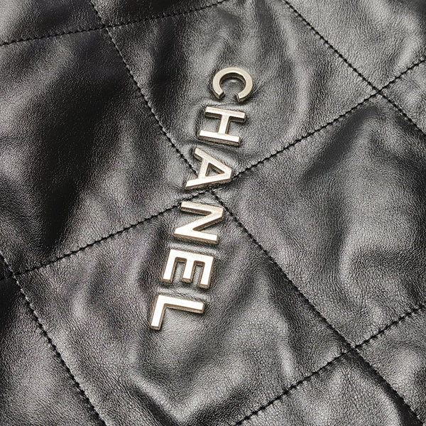 CHANEL 22 Small Quilted Calfskin Black