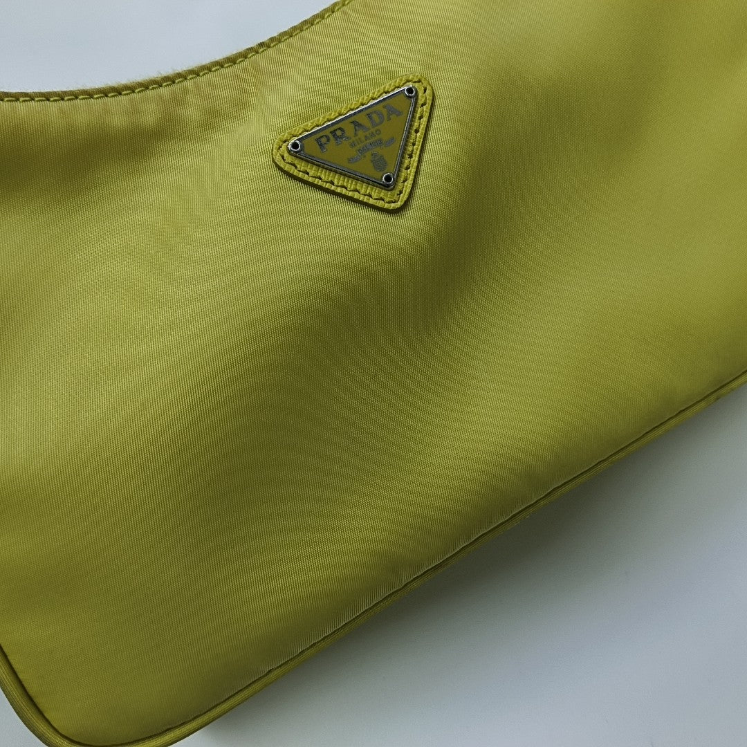 Re-Edition2000 Mini Nylon Yellow