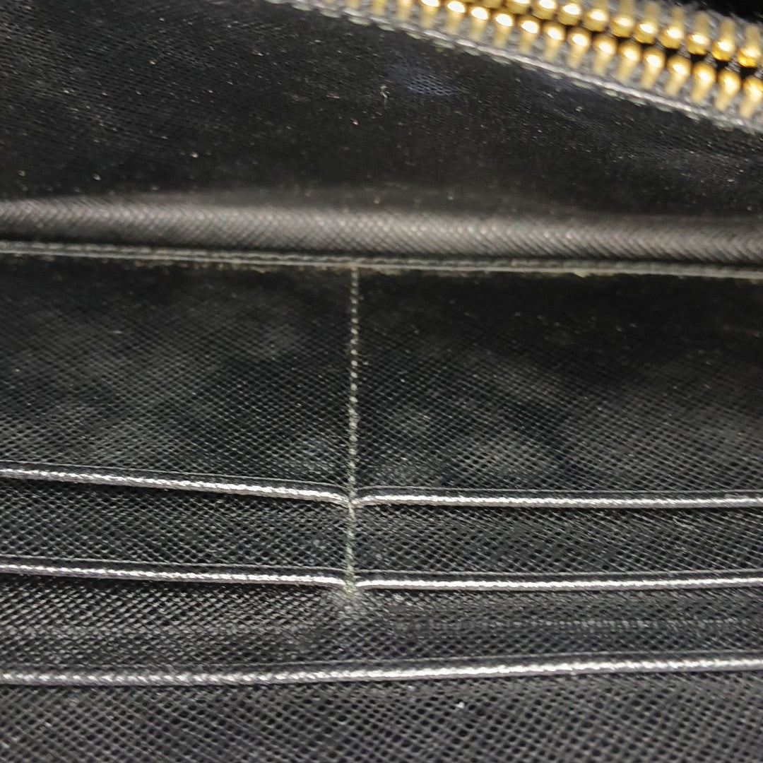 Billetera de piel de ternera negra