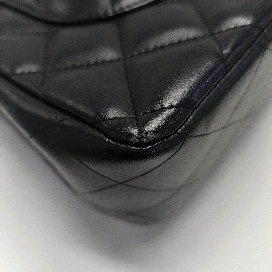 CLASSIC FLAP Jumbo Quilted Lambskin Black