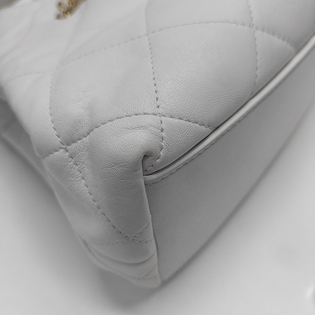 25P Quilted Lambskin White