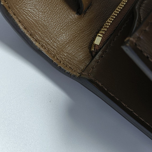 CLASSIC BOX Medium Calfskin Brown