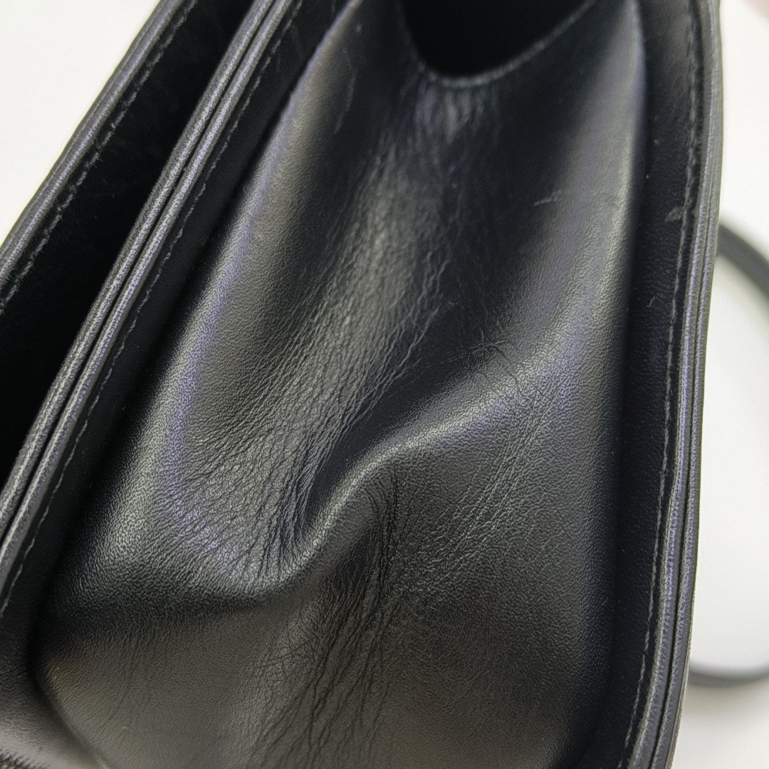 BOY CHANEL Medium Chevron Calfskin Black