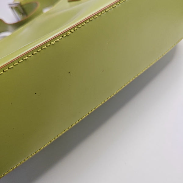 Clasp Hobo Calfskin Green
