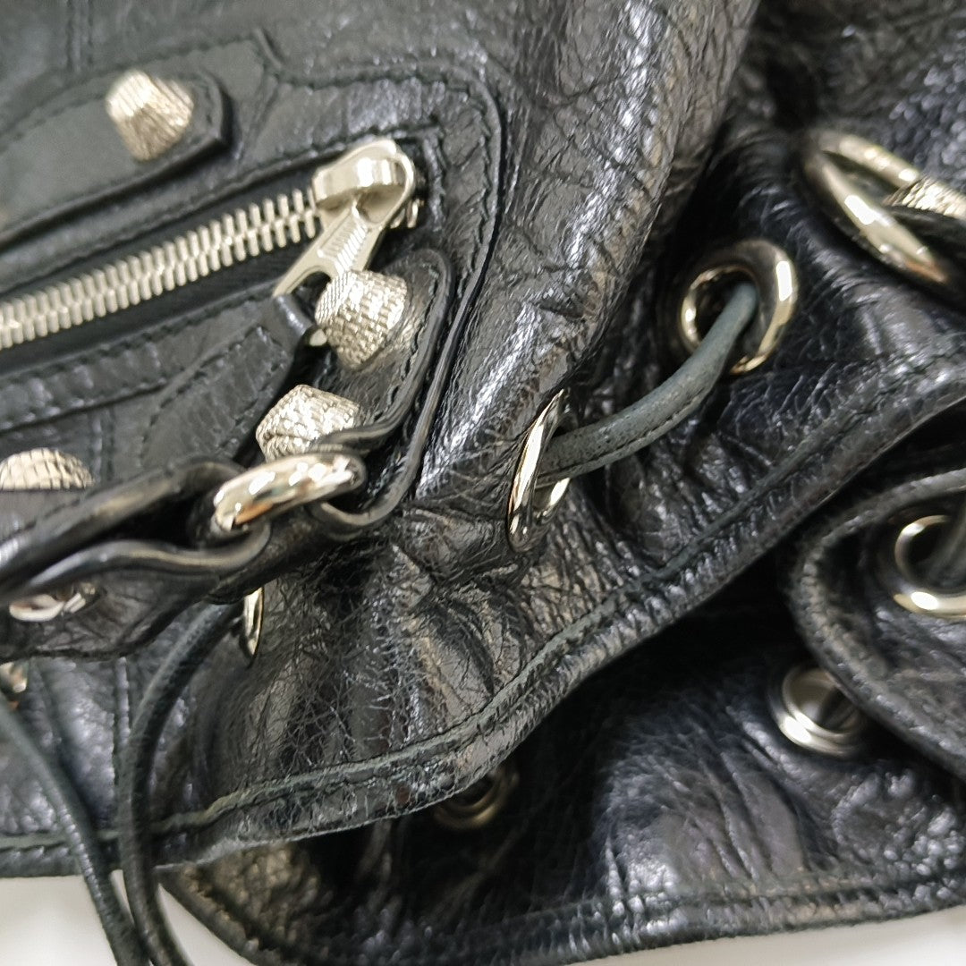 Pompon Bag Calfskin Black