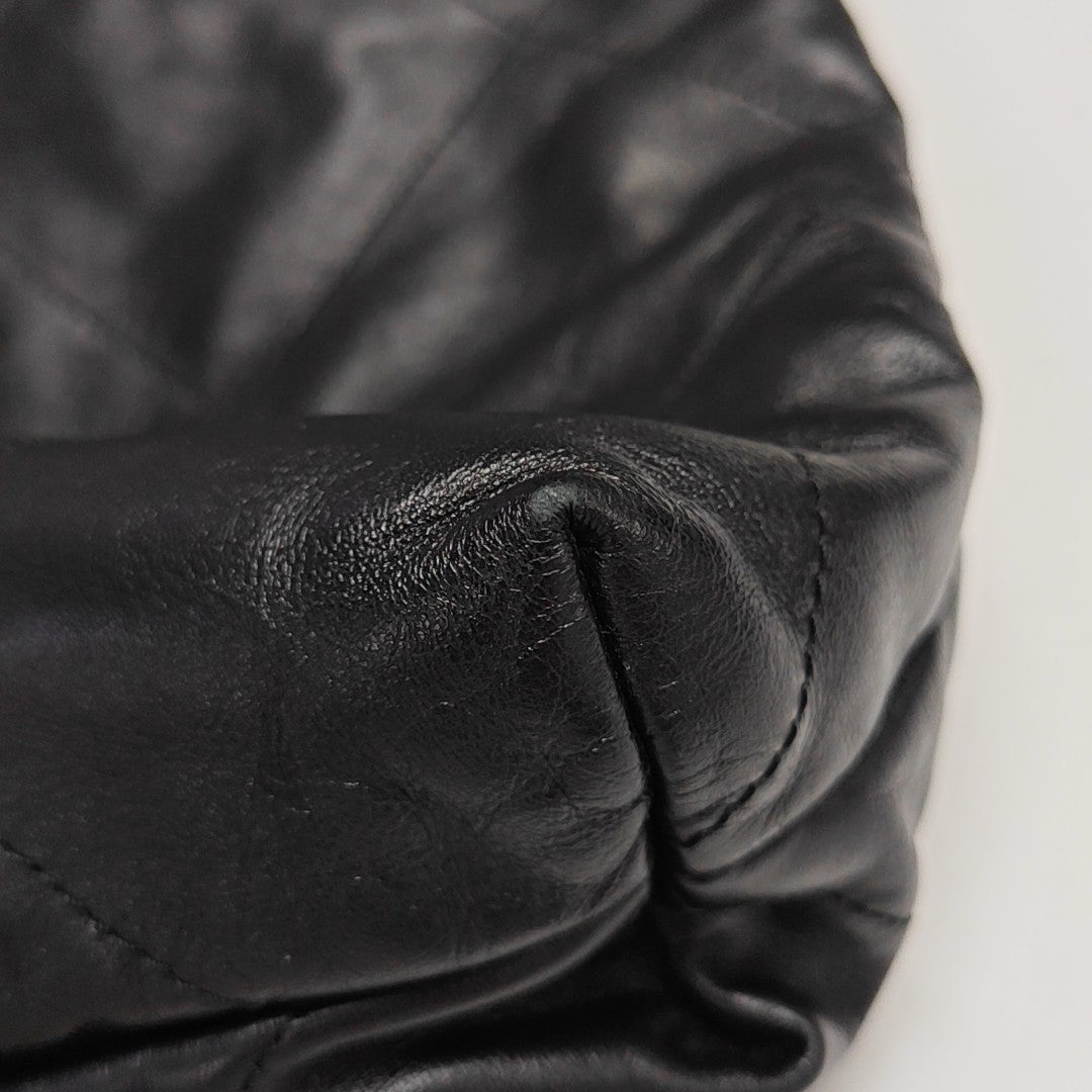 CHANEL 22 Small Quilted Calfskin Black