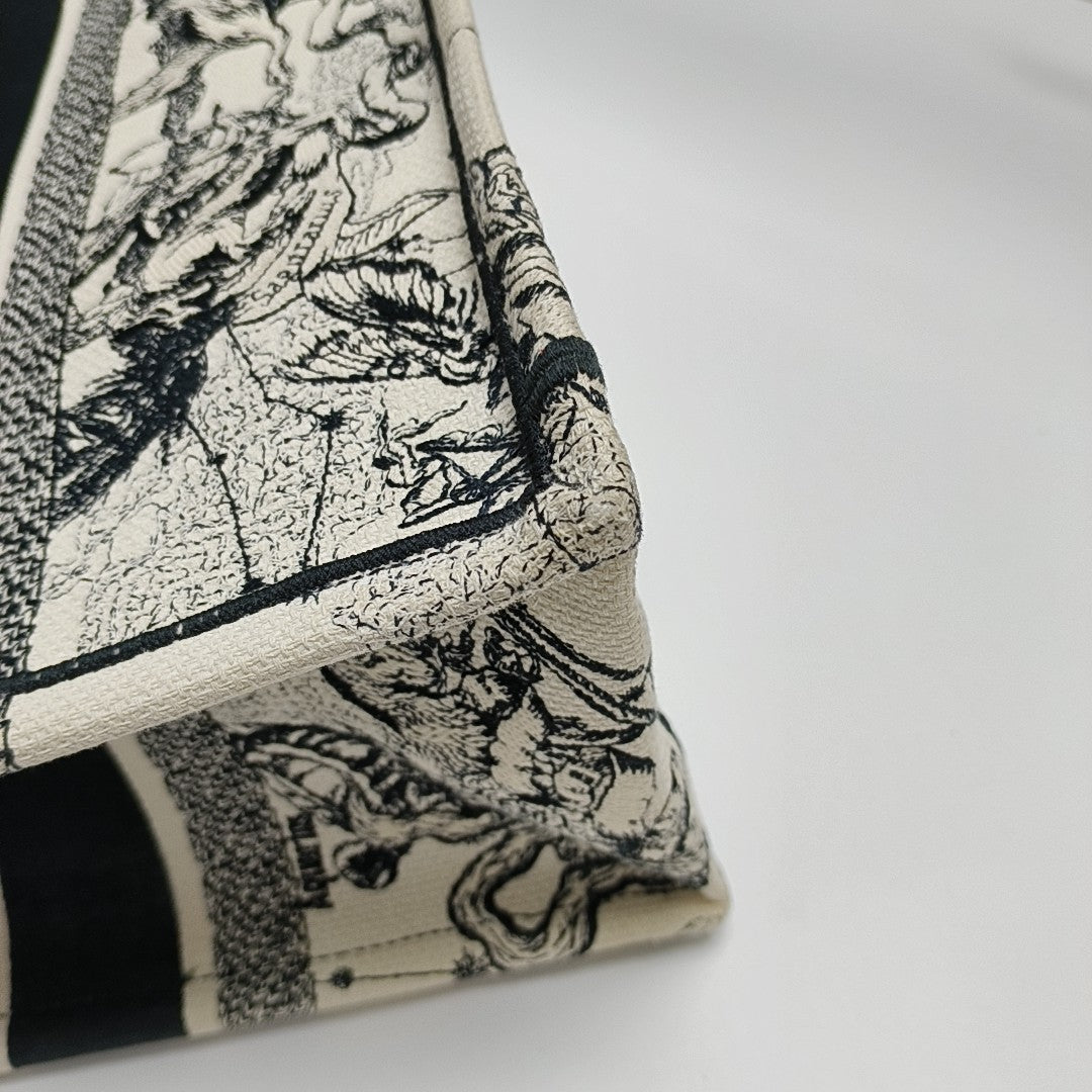 Book Tote Medium Canvas White