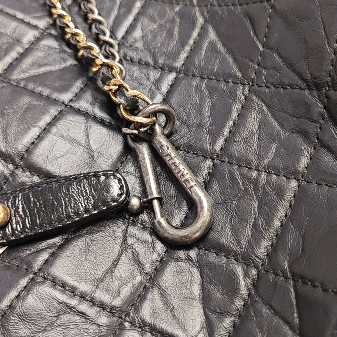 Quilted Calfskin Shoulder Bag Black