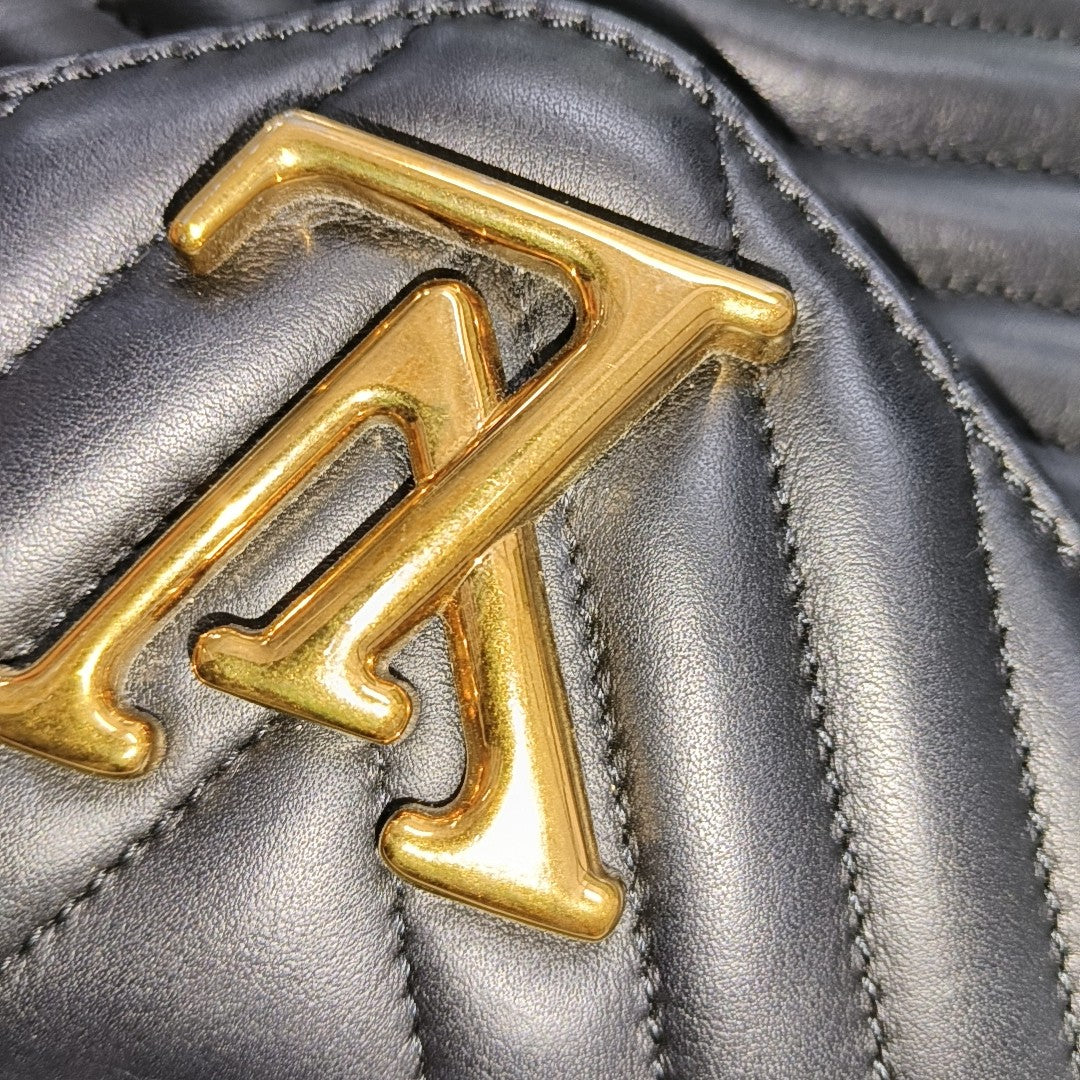 NEW WAVE Quilted Calfskin Black
