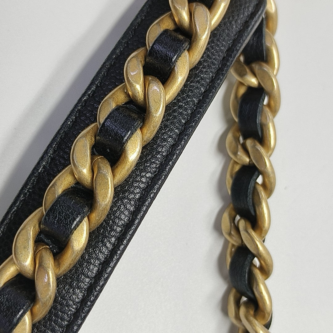 CHANEL 25 Medium Quilted Grained Calfskin Black