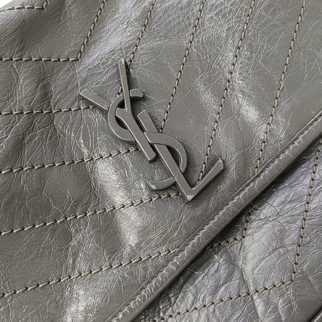 NIKI Medium Chevron Calfskin Gray