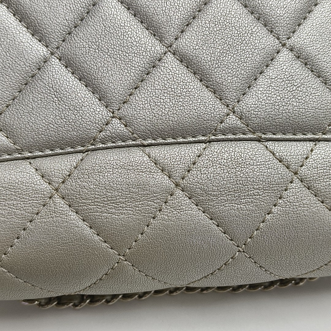 BEAUTY LOCK Quilted Lambskin Gray