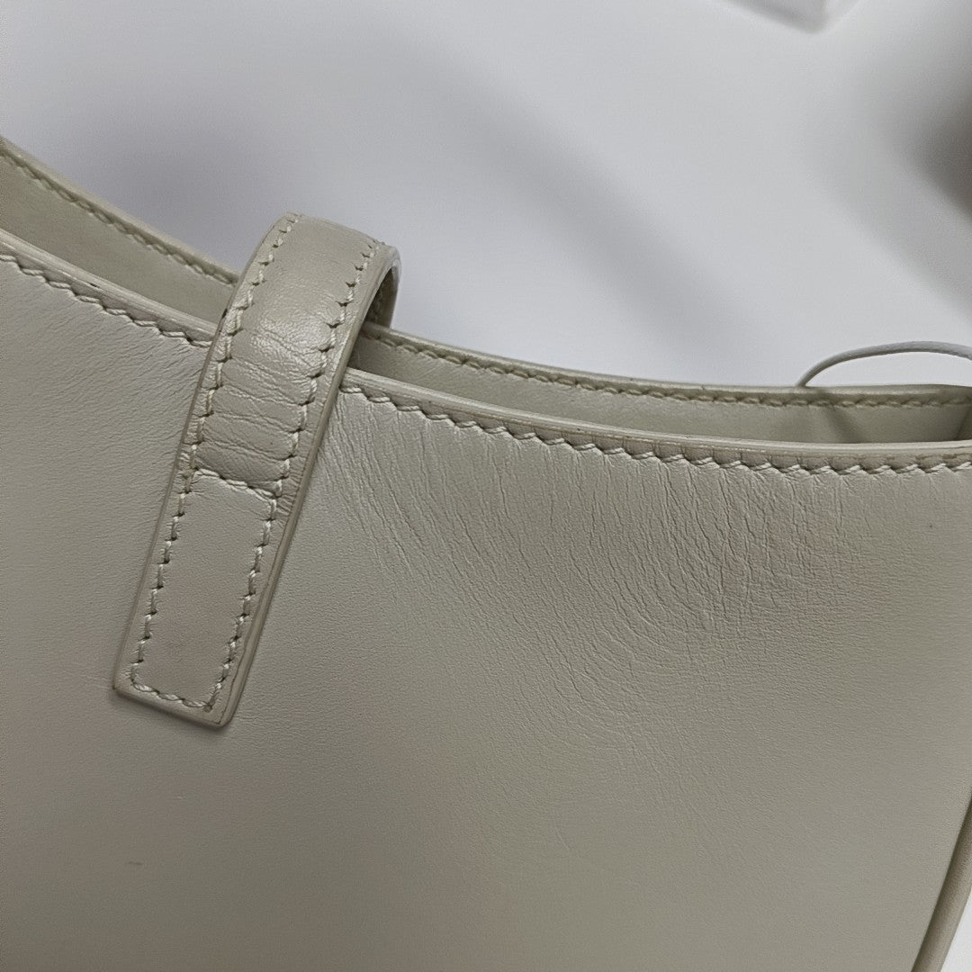 LE 5 À 7 Mini Calfskin White