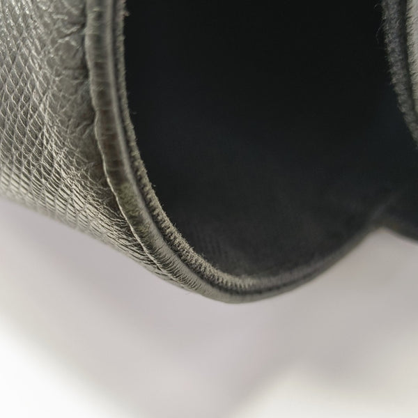VIKTOR Calfskin Black