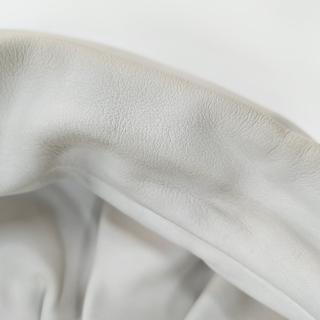 The Pouch Calfskin White