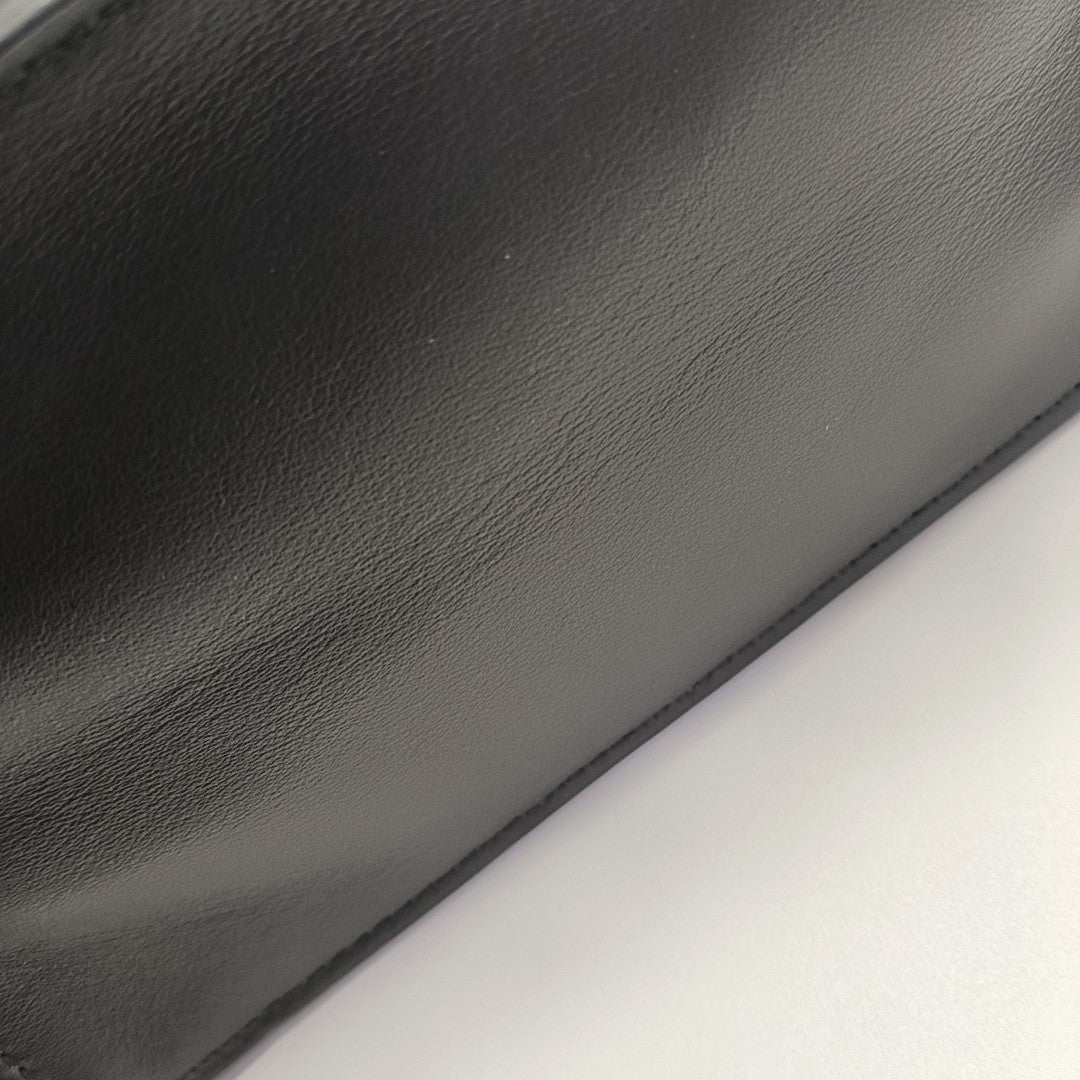 Flip Medium Calfskin Black