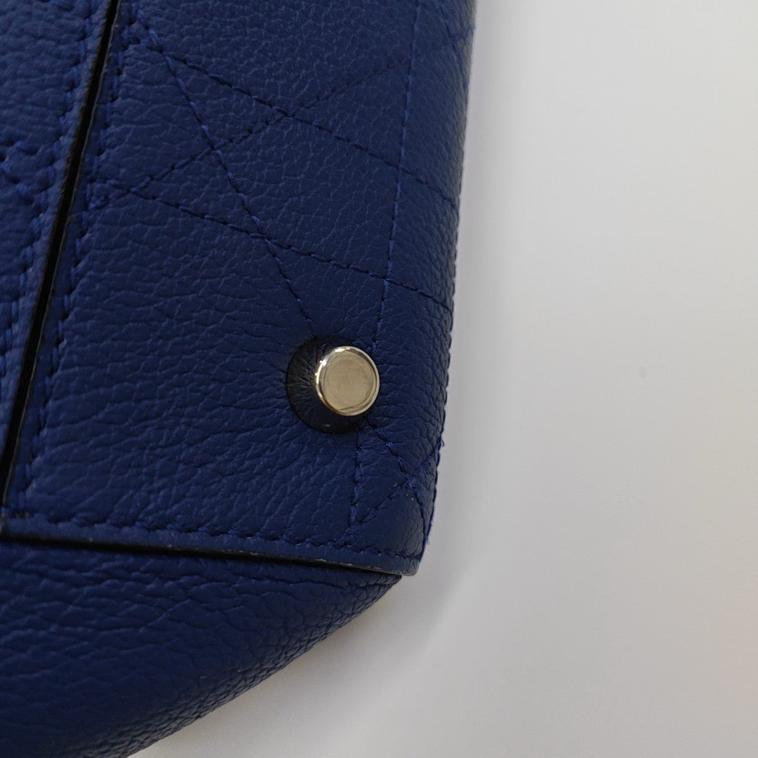 Nwts Ultra Med Cannage Calfskin Blue