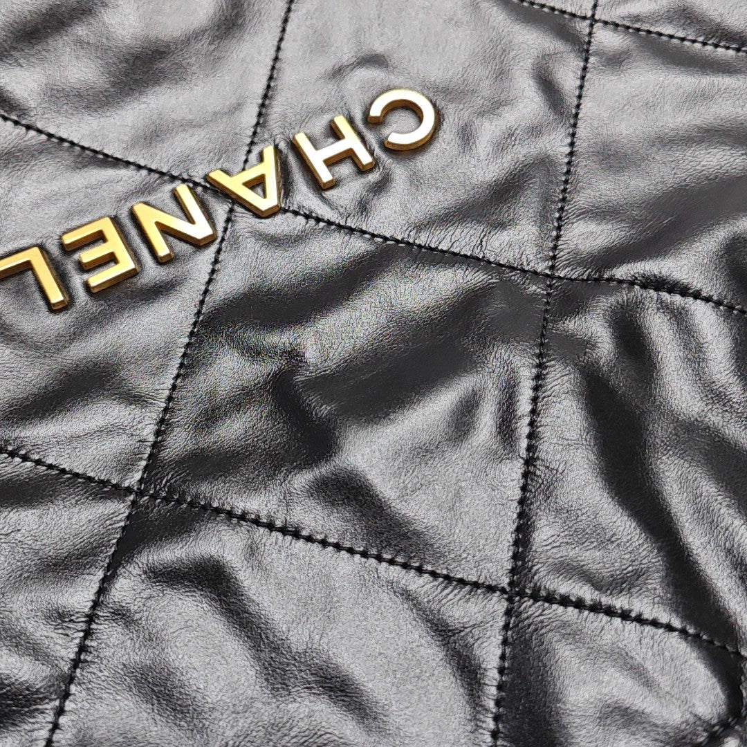 CHANEL 22 Small Quilted Calfskin Black