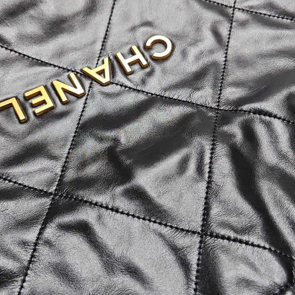 CHANEL 22 Small Quilted Calfskin Black