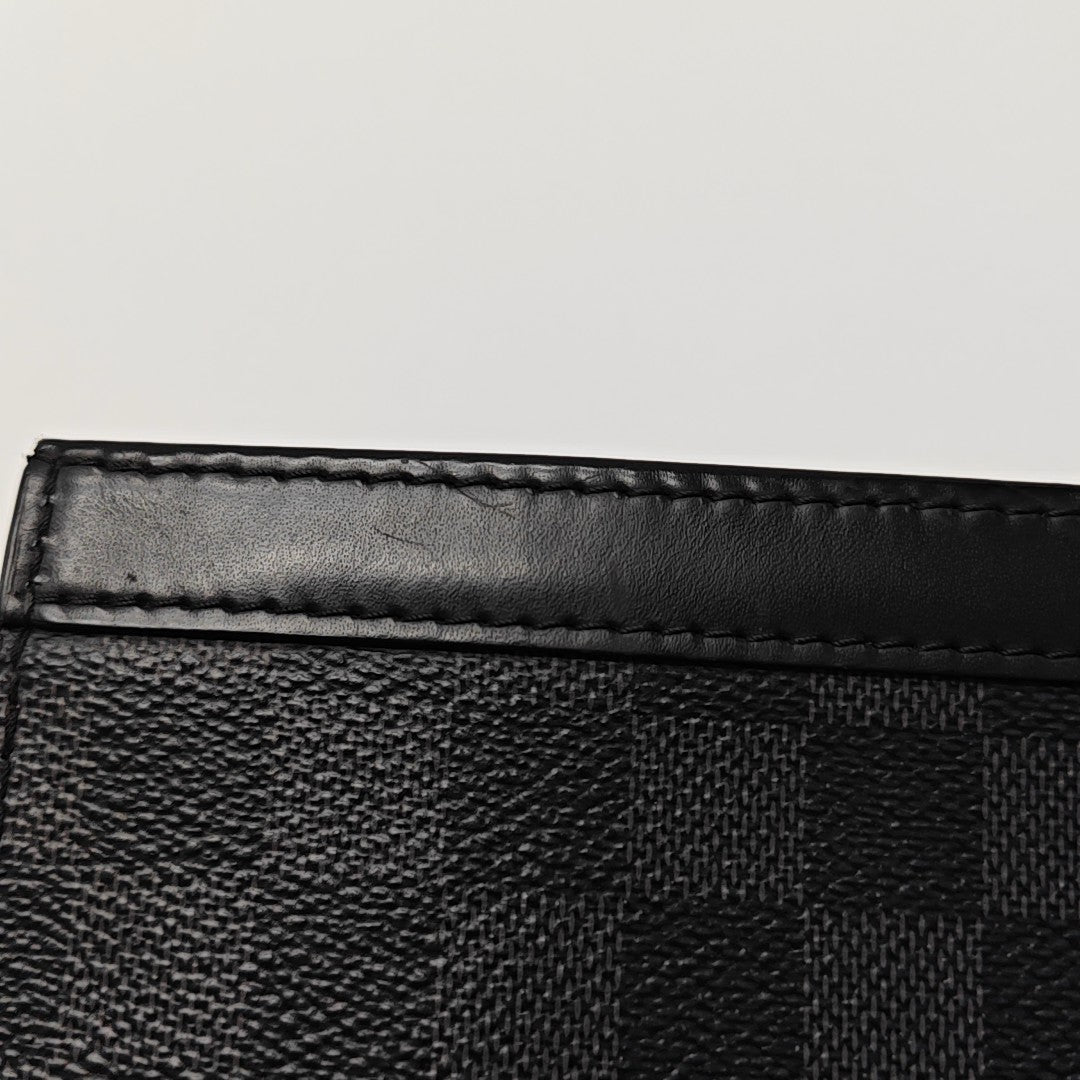 Pochette Voyag MM Damier Graphite Coated Canvas Gray