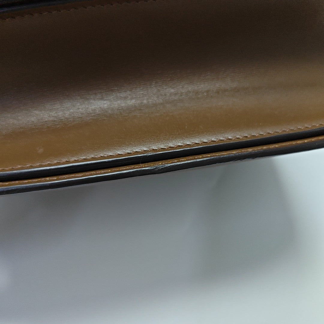 CLASSIC BOX Medium Calfskin Brown