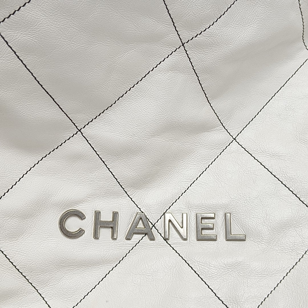 CHANEL 22 Large Quilted Calfskin White
