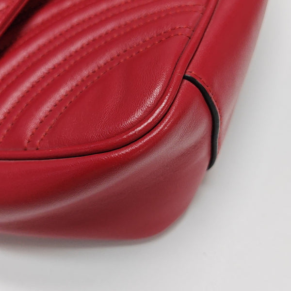 Authenticated pre-owned  GG Marmont Medium Quilted Calfskin Red - Shoulder Bag at Looply