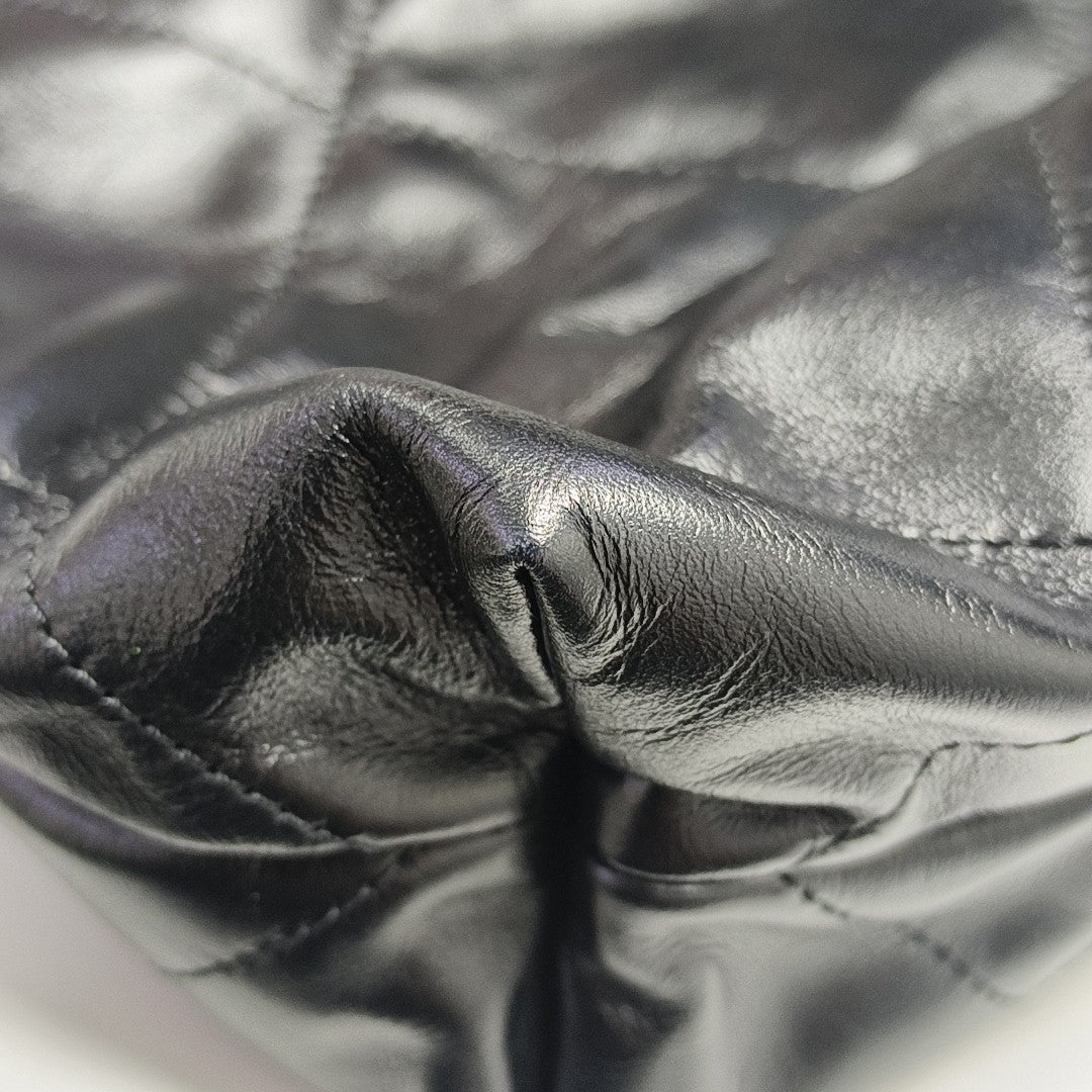 CHANEL 22 Small Quilted Calfskin Black