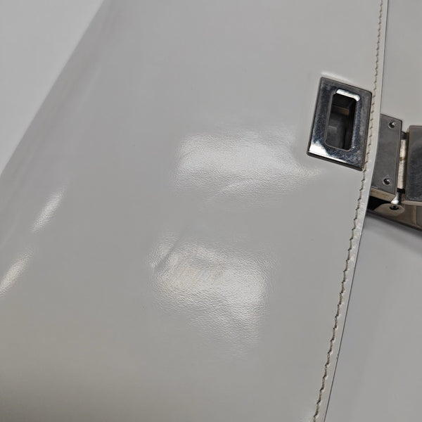 CLASSIC BOX Medium Calfskin White
