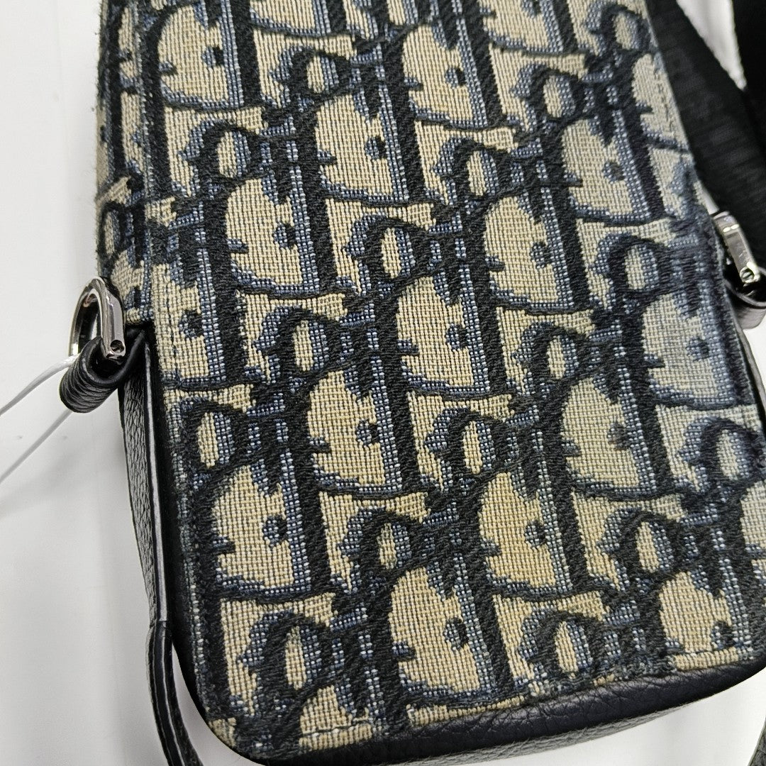 Rider Oblique Canvas Black