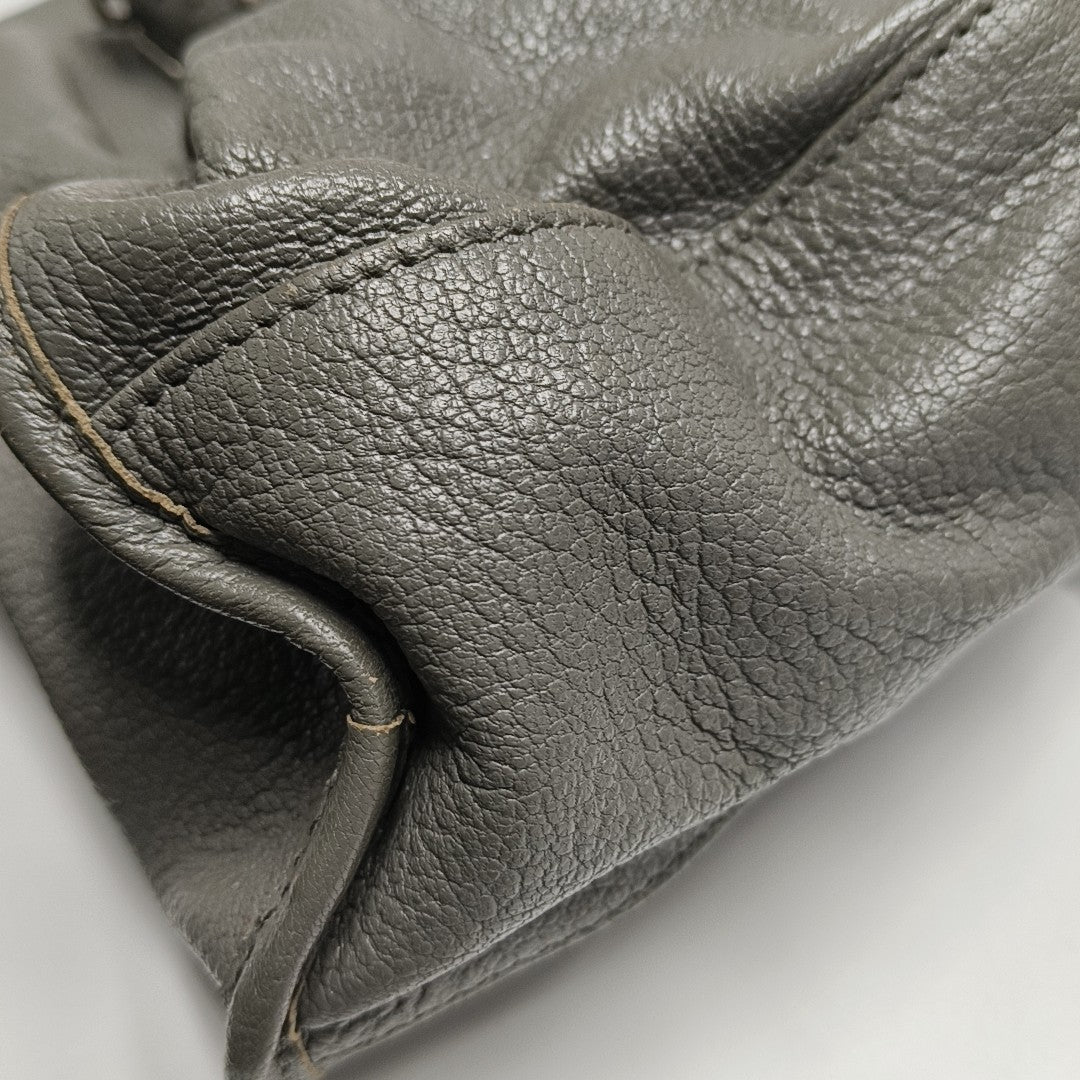 Bolso Classic Metallic Edge City Mediano de Piel de Cordero Gris